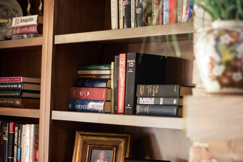 accessorize-the-home-closeup-of-bookshelf